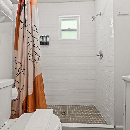Cedar Blossom Bungalow Is A Cozy Getaway With A 5 Minute Walk To Downtown! Hot Springs Exterior foto