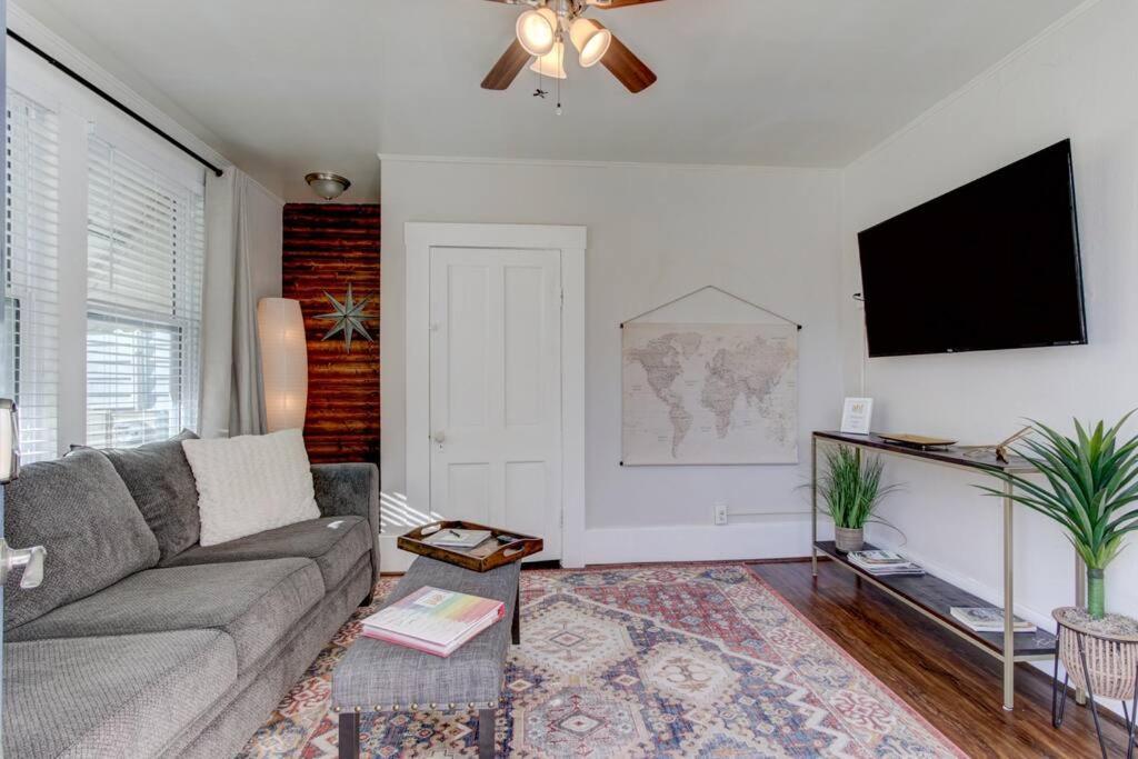 Cedar Blossom Bungalow Is A Cozy Getaway With A 5 Minute Walk To Downtown! Hot Springs Exterior foto