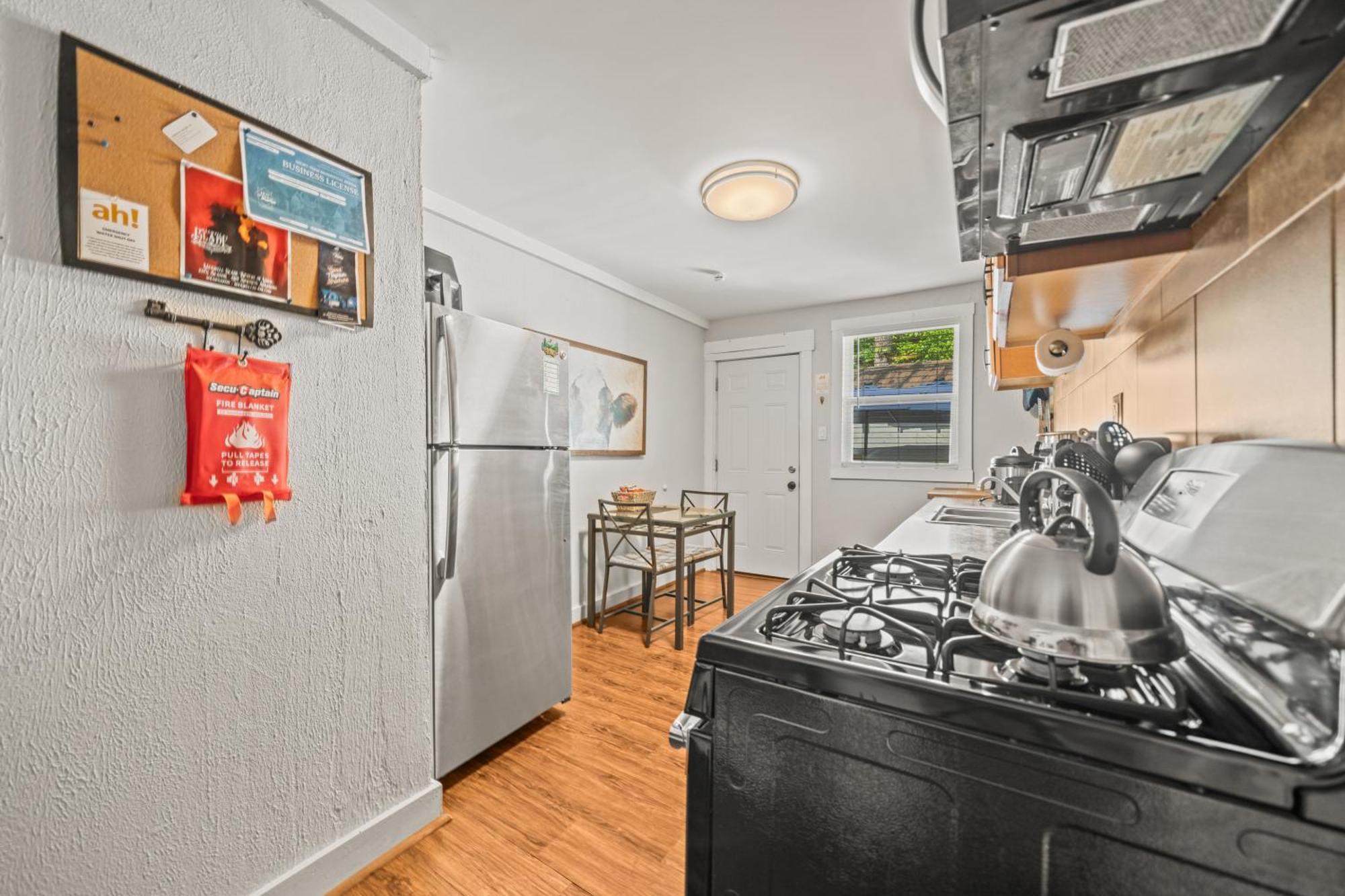 Cedar Blossom Bungalow Is A Cozy Getaway With A 5 Minute Walk To Downtown! Hot Springs Exterior foto
